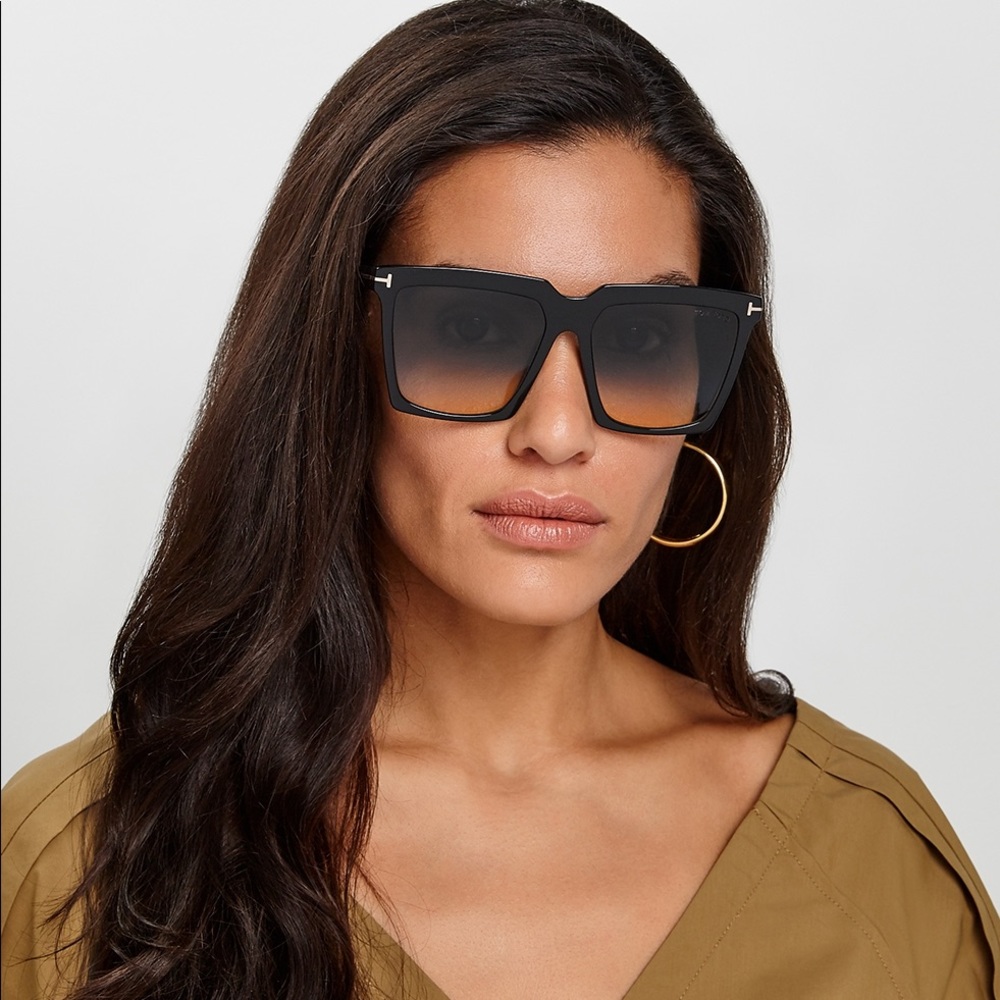 Tom Ford Sabrina FT0764 01B Black Smoke Sunglasses - Picture 5 of 11
